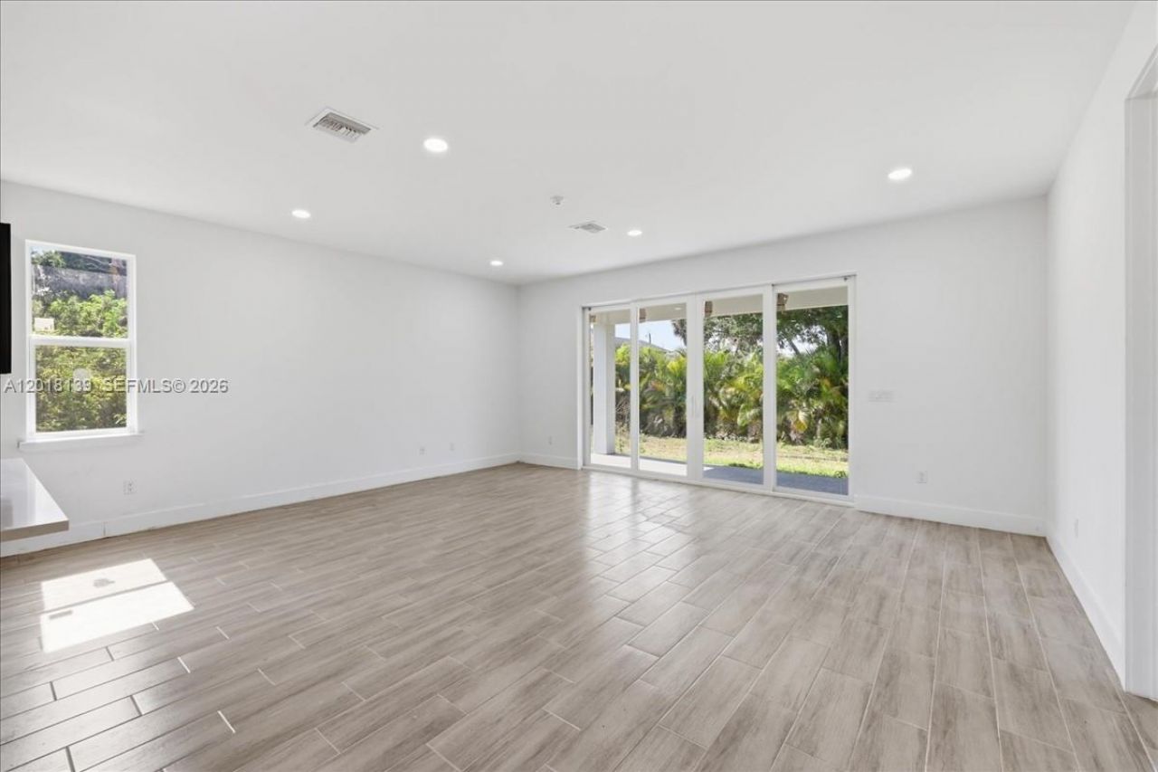 136 Lomas Rd , Rotonda West, FL 33947 Photo