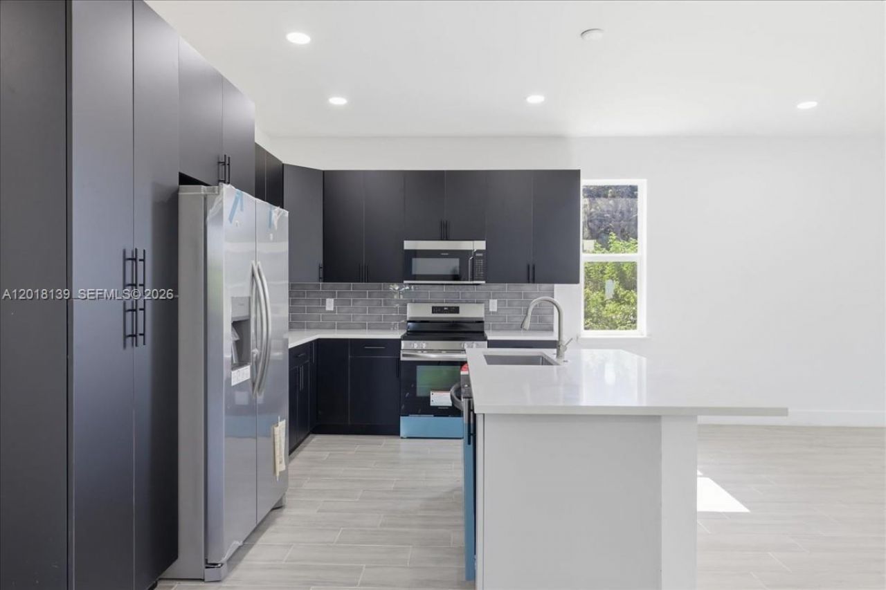 136 Lomas Rd , Rotonda West, FL 33947 Photo