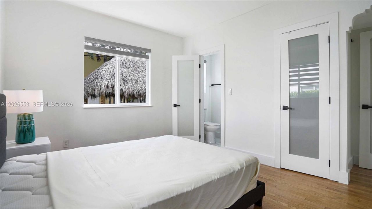 815 W 39 , Miami Beach, FL 33140 Photo