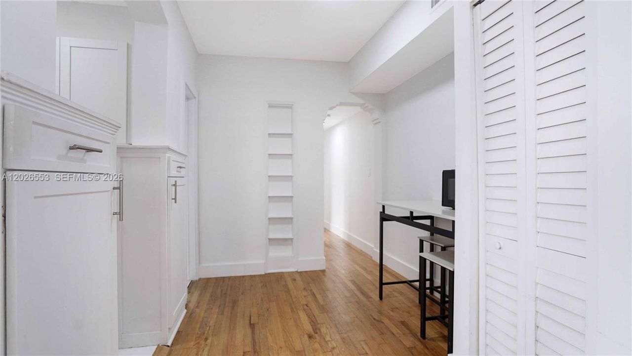 815 W 39 , Miami Beach, FL 33140 Photo
