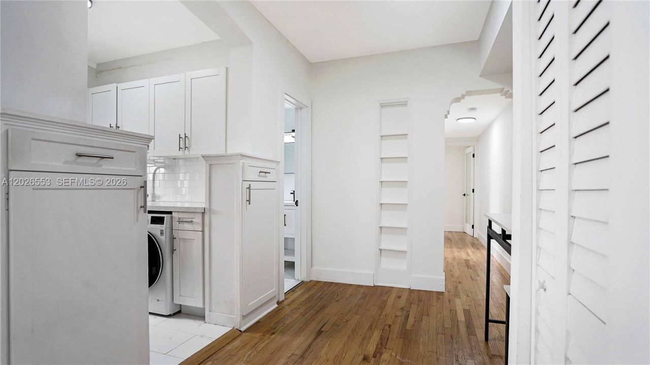 815 W 39 , Miami Beach, FL 33140 Photo