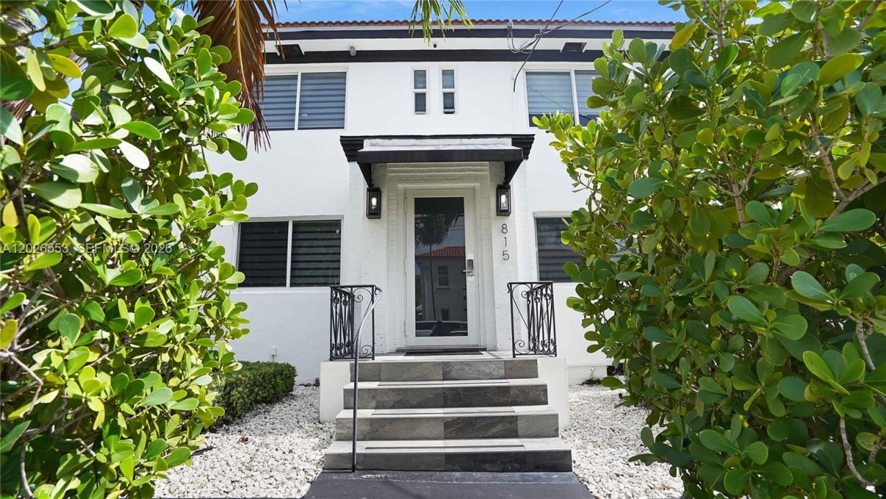 815 W 39 , Miami Beach, FL 33140 Photo