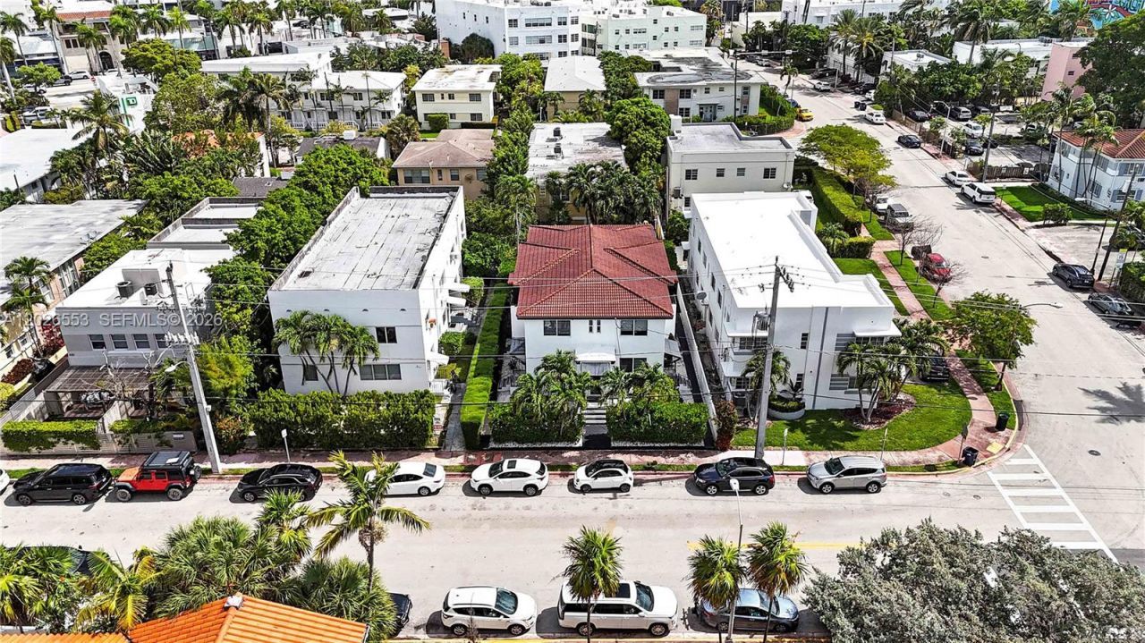815 W 39 , Miami Beach, FL 33140 Photo