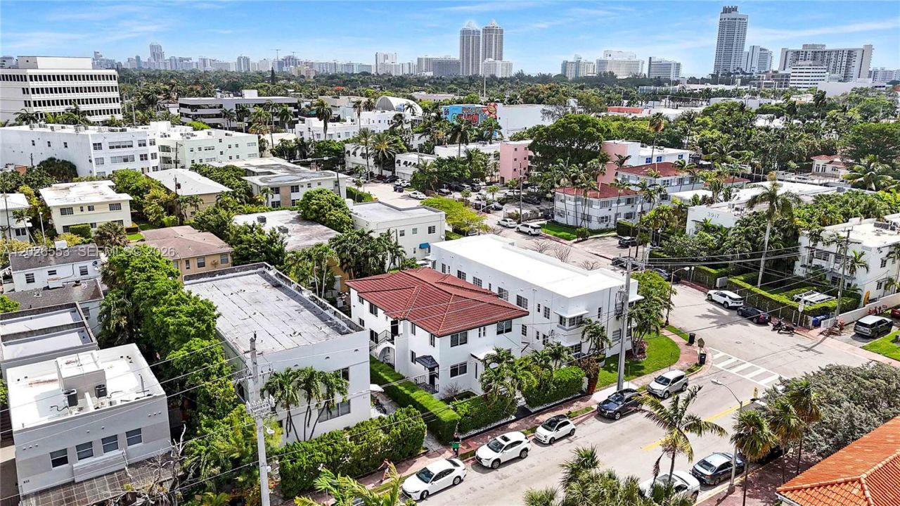 815 W 39 , Miami Beach, FL 33140 Photo