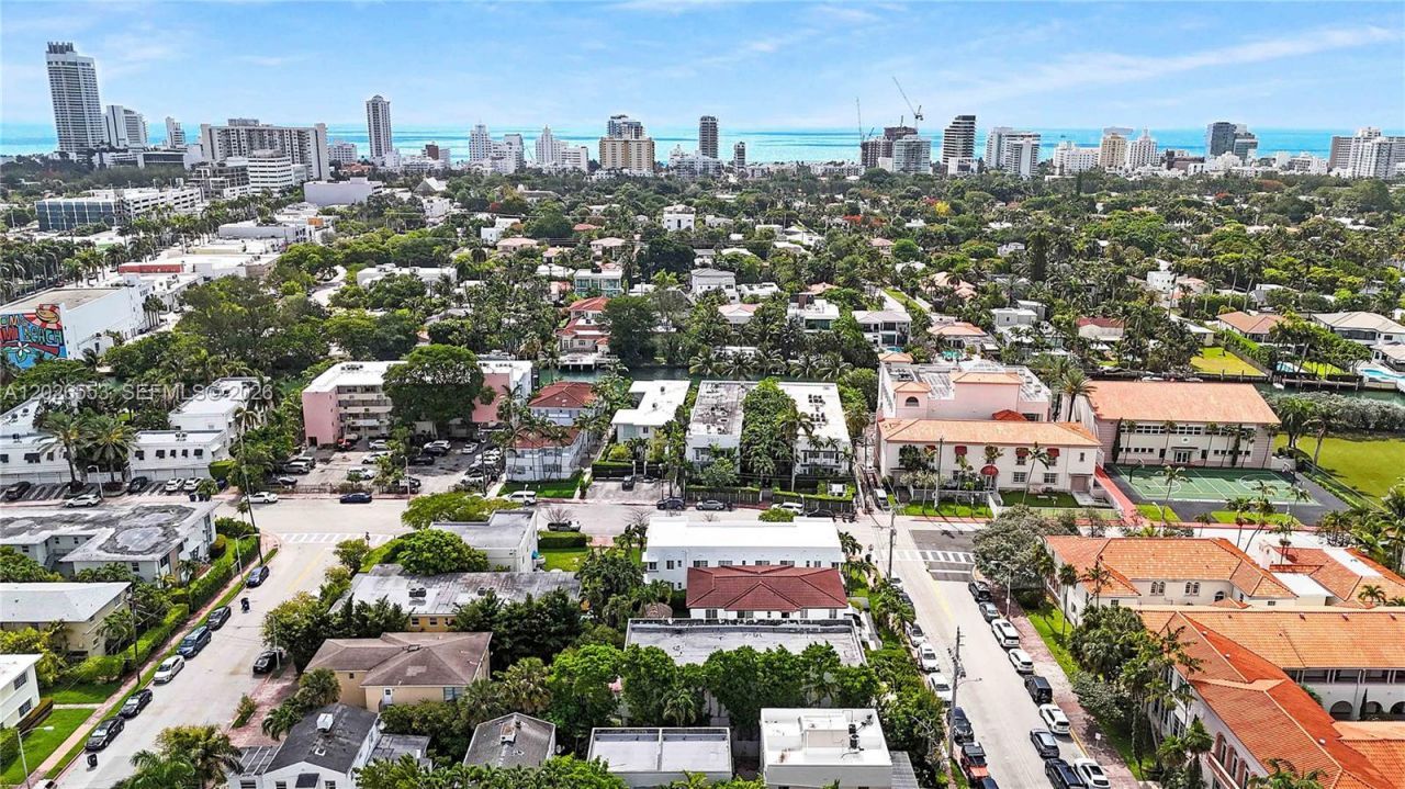 815 W 39 , Miami Beach, FL 33140 Photo