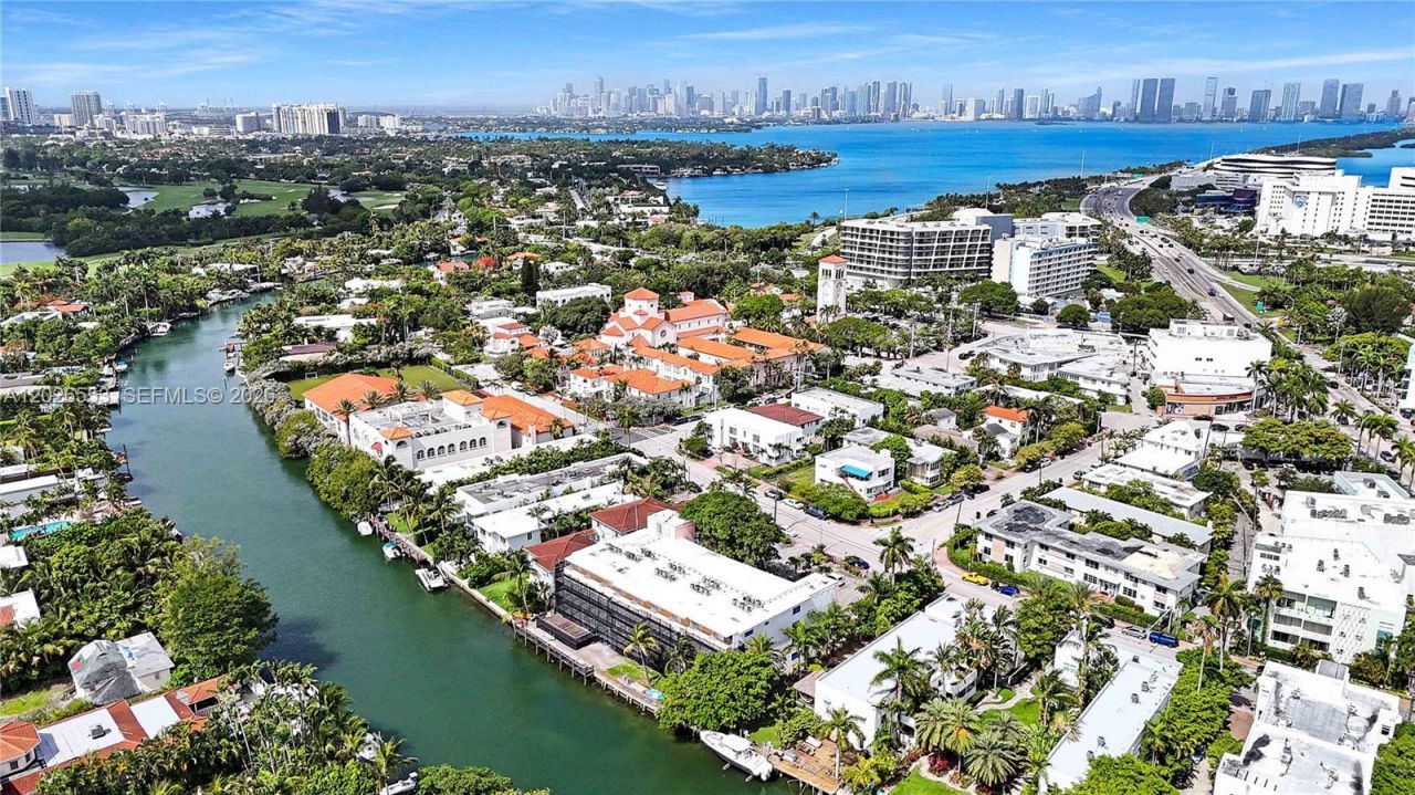 815 W 39 , Miami Beach, FL 33140 Photo
