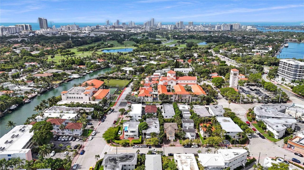 815 W 39 , Miami Beach, FL 33140 Photo