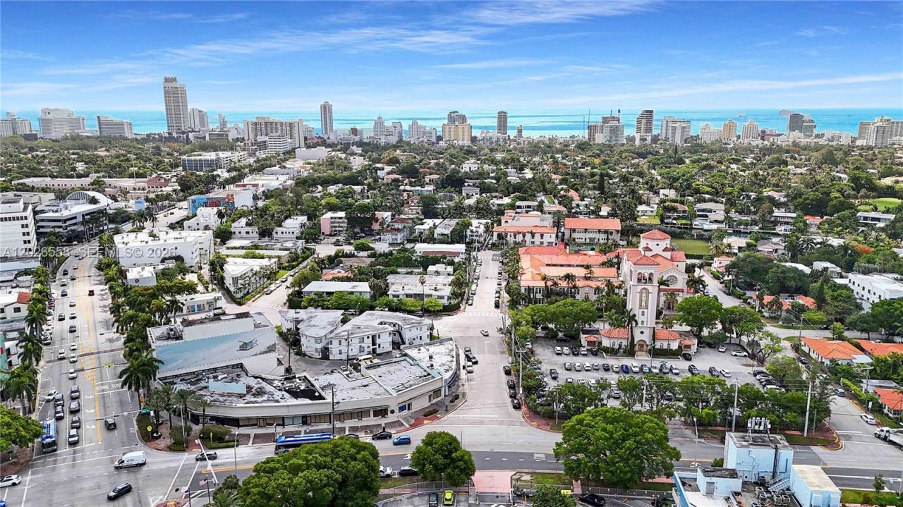 815 W 39 , Miami Beach, FL 33140 Photo