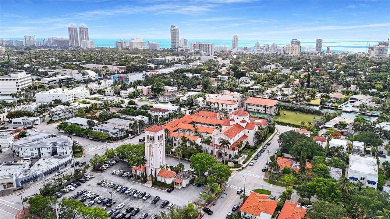 815 W 39 , Miami Beach, FL 33140 Photo