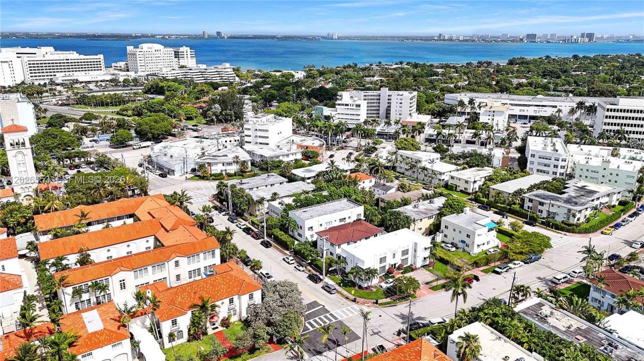 815 W 39 , Miami Beach, FL 33140 Photo