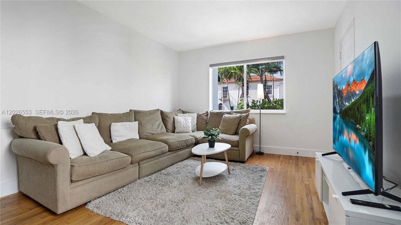 815 W 39 , Miami Beach, FL 33140 Photo