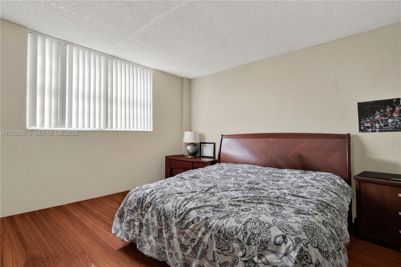 19390 Collins Ave, Unit 1419, Sunny Isles Beach, FL 33160 Photo
