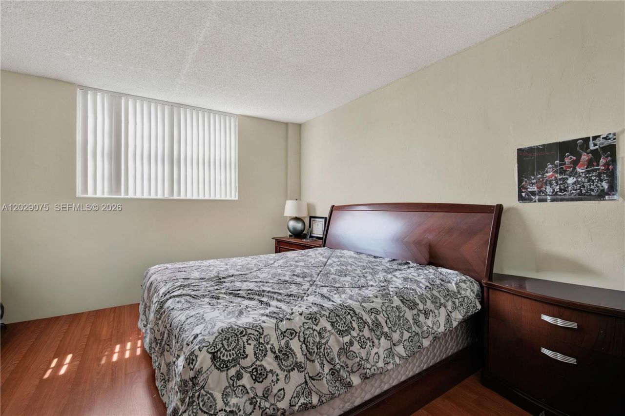 19390 Collins Ave, Unit 1419, Sunny Isles Beach, FL 33160 Photo