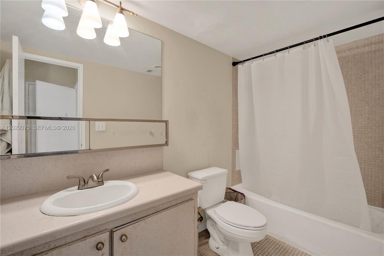 19390 Collins Ave, Unit 1419, Sunny Isles Beach, FL 33160 Photo