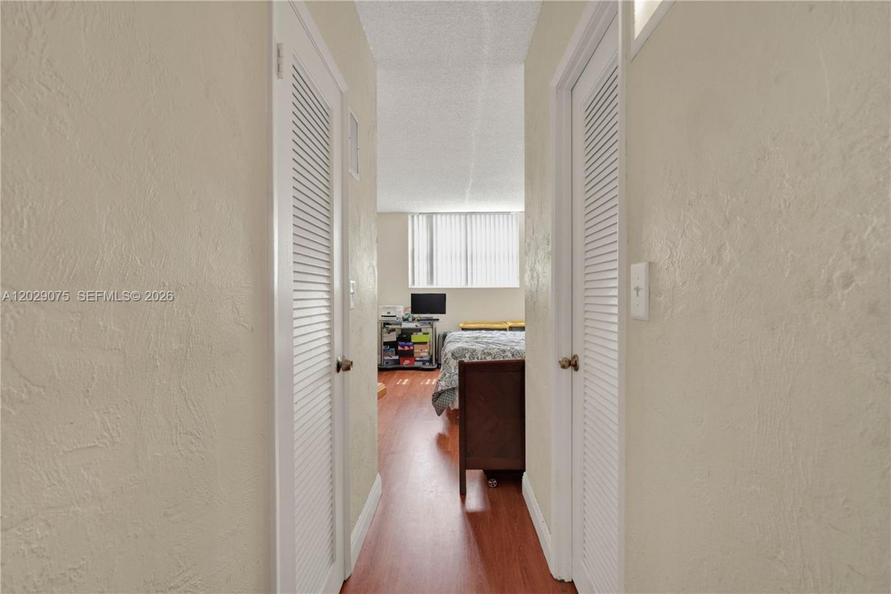 19390 Collins Ave, Unit 1419, Sunny Isles Beach, FL 33160 Photo
