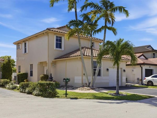 2160 NW 188th Ter , Pembroke Pines, FL 33029