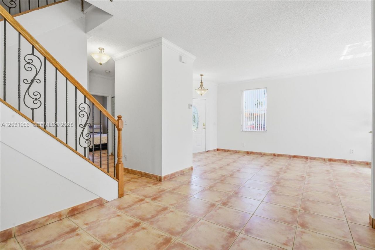 2160 NW 188th Ter , Pembroke Pines, FL 33029 Photo