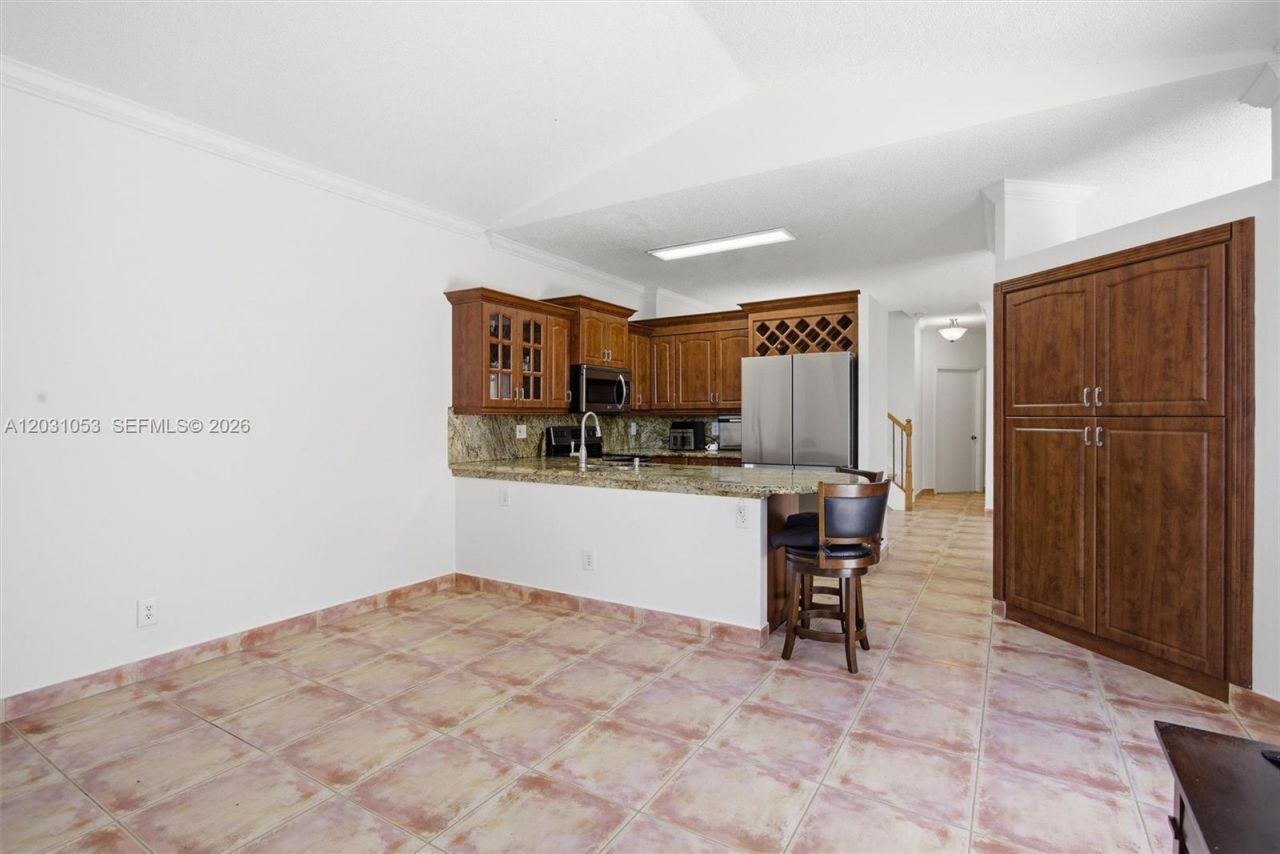 2160 NW 188th Ter , Pembroke Pines, FL 33029 Photo