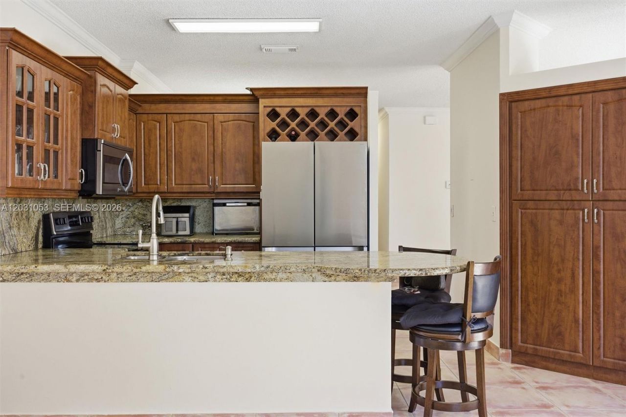 2160 NW 188th Ter , Pembroke Pines, FL 33029 Photo