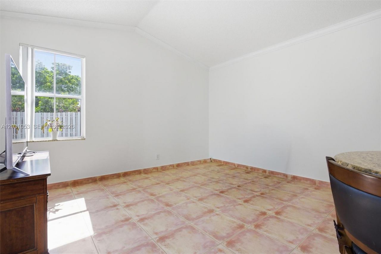 2160 NW 188th Ter , Pembroke Pines, FL 33029 Photo