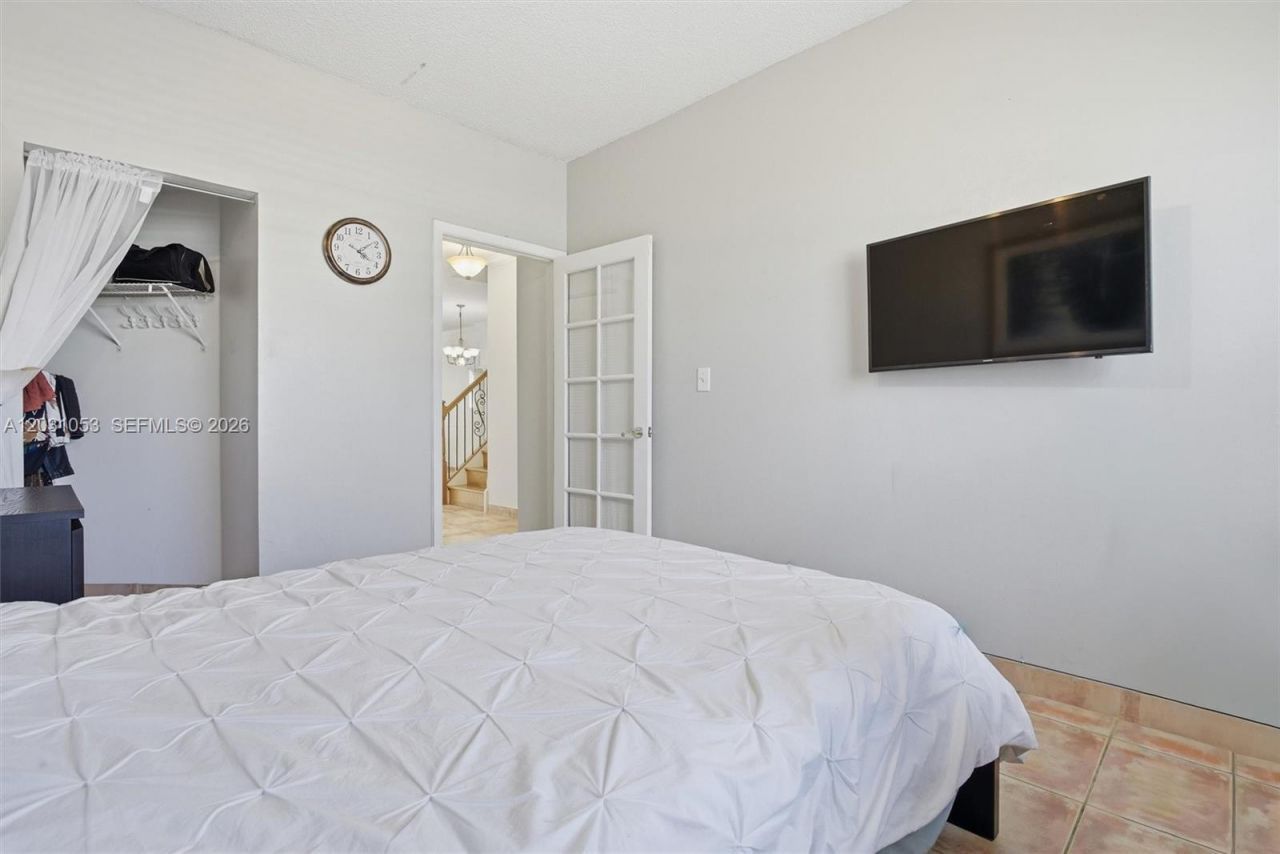 2160 NW 188th Ter , Pembroke Pines, FL 33029 Photo