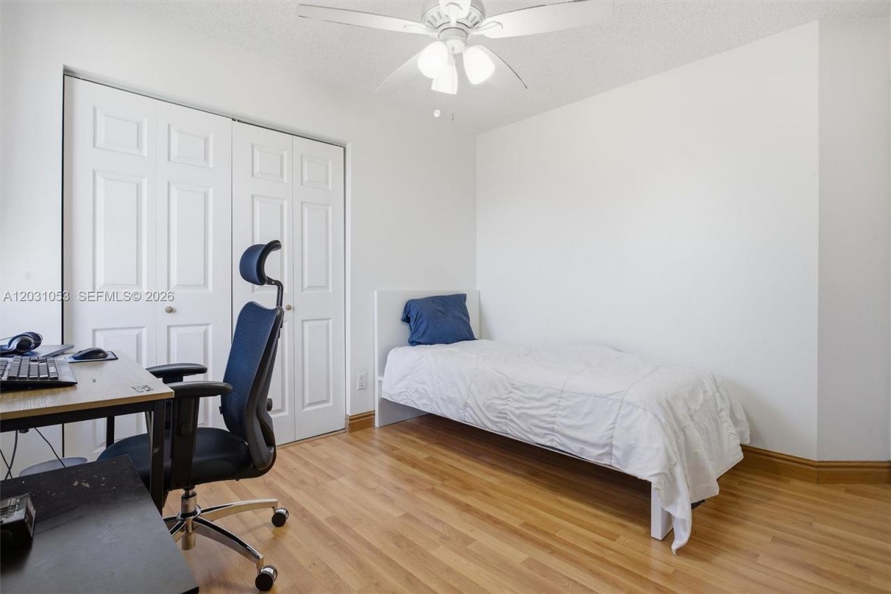 2160 NW 188th Ter , Pembroke Pines, FL 33029 Photo