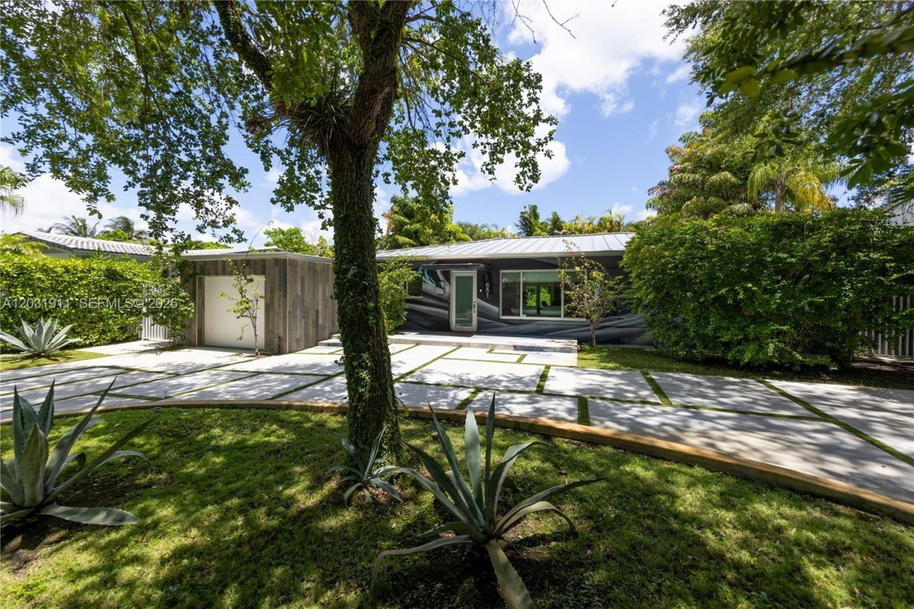 651 NE 52nd Ter , Miami, FL 33137 Photo