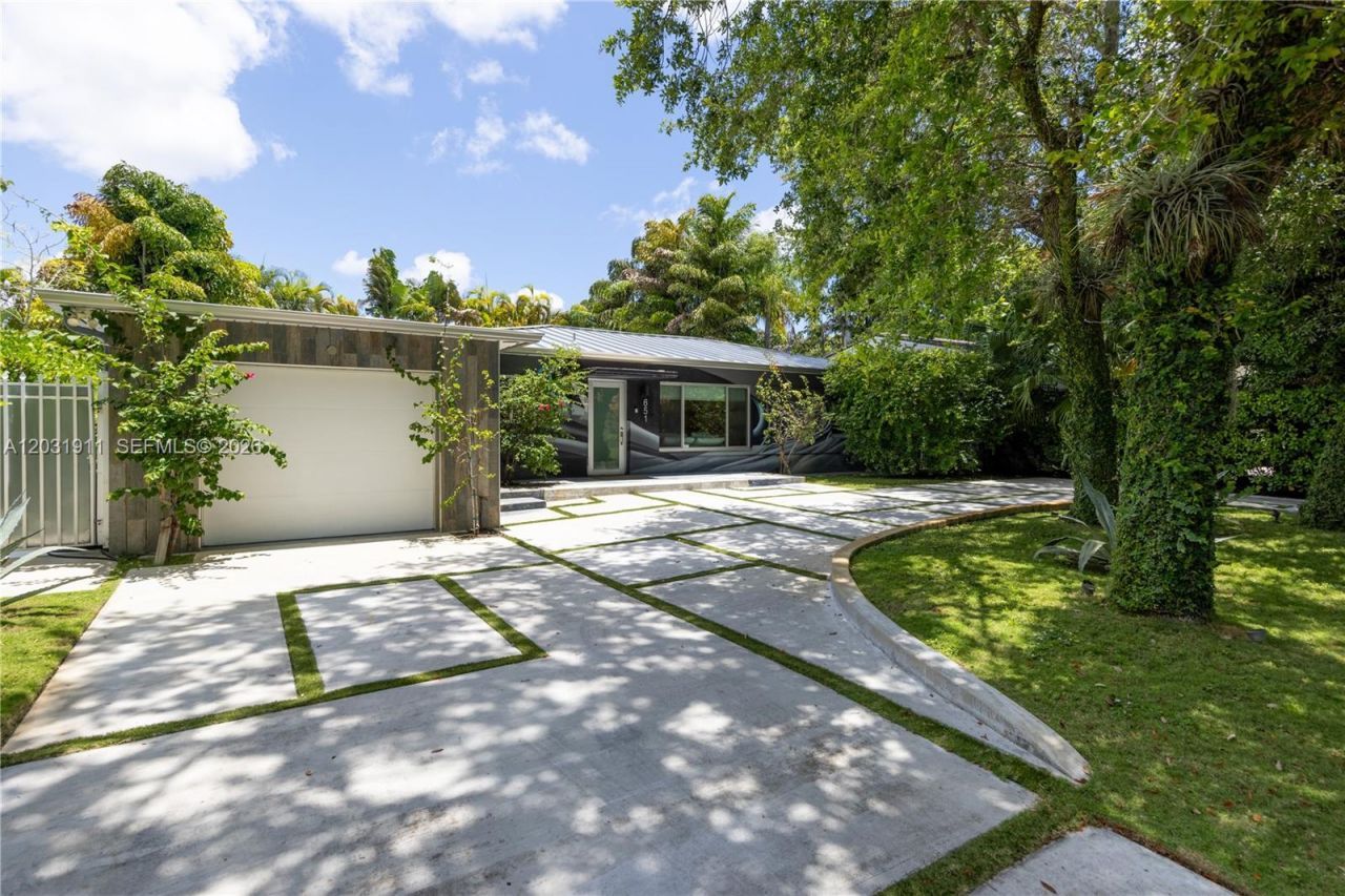 651 NE 52nd Ter , Miami, FL 33137 Photo