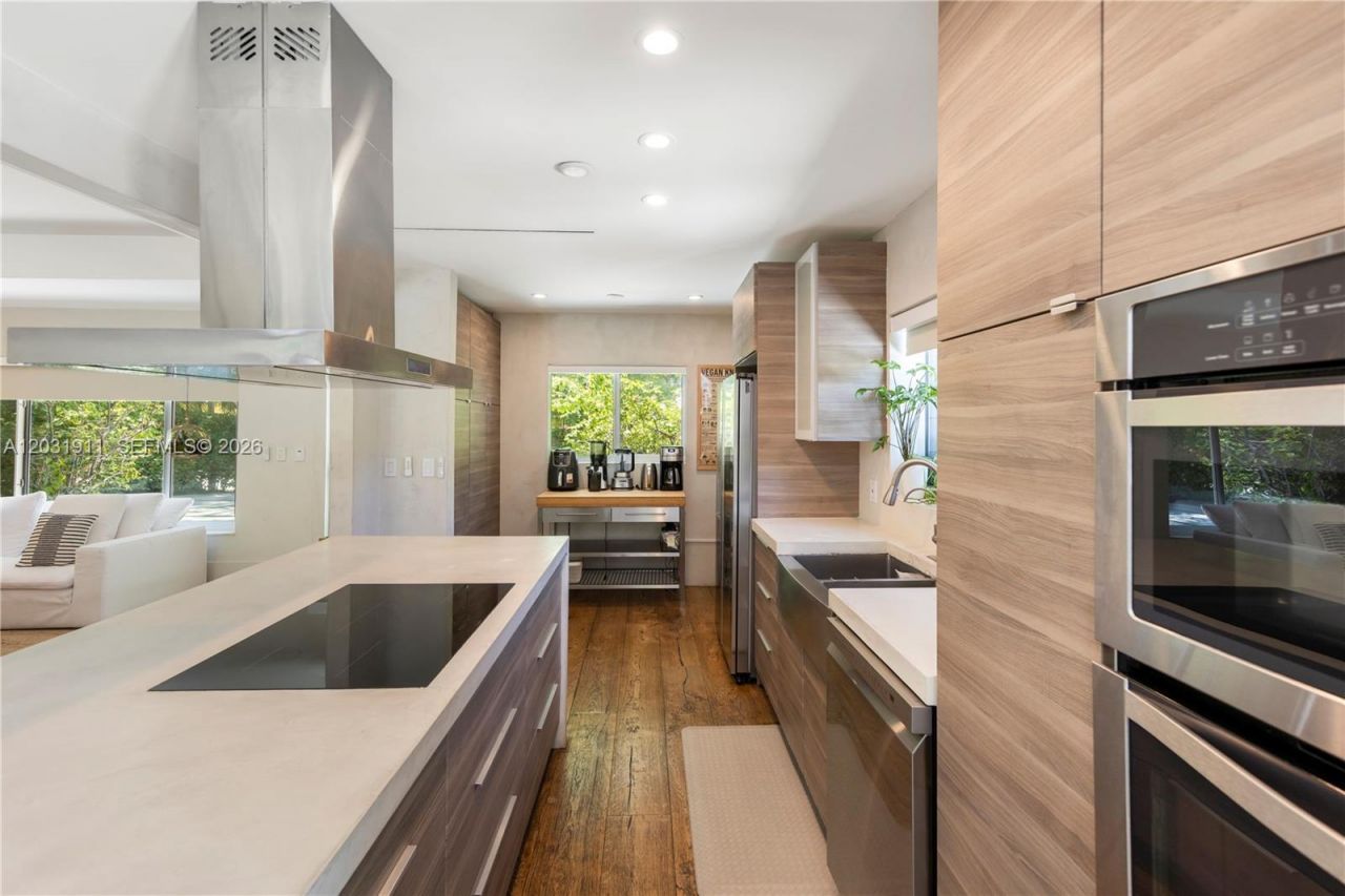 651 NE 52nd Ter , Miami, FL 33137 Photo