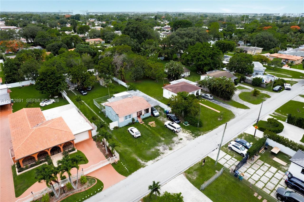 5860 SW 19th St , Miami, FL 33155 Photo