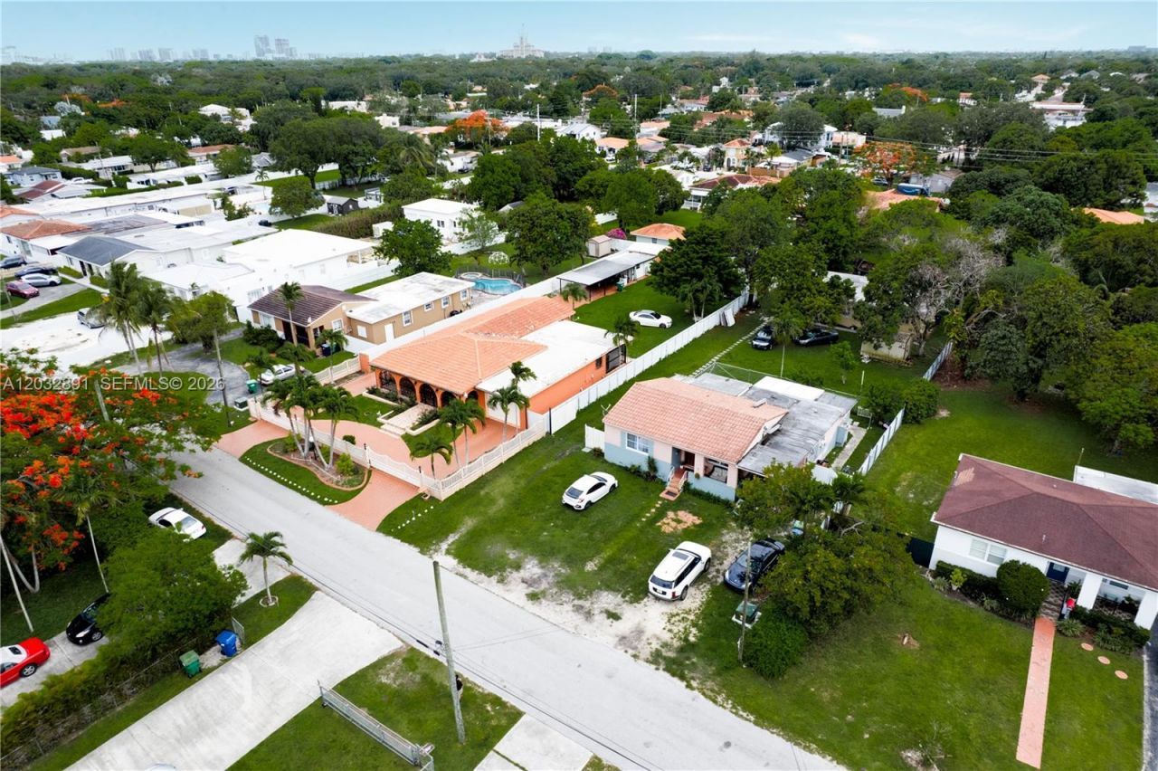 5860 SW 19th St , Miami, FL 33155 Photo
