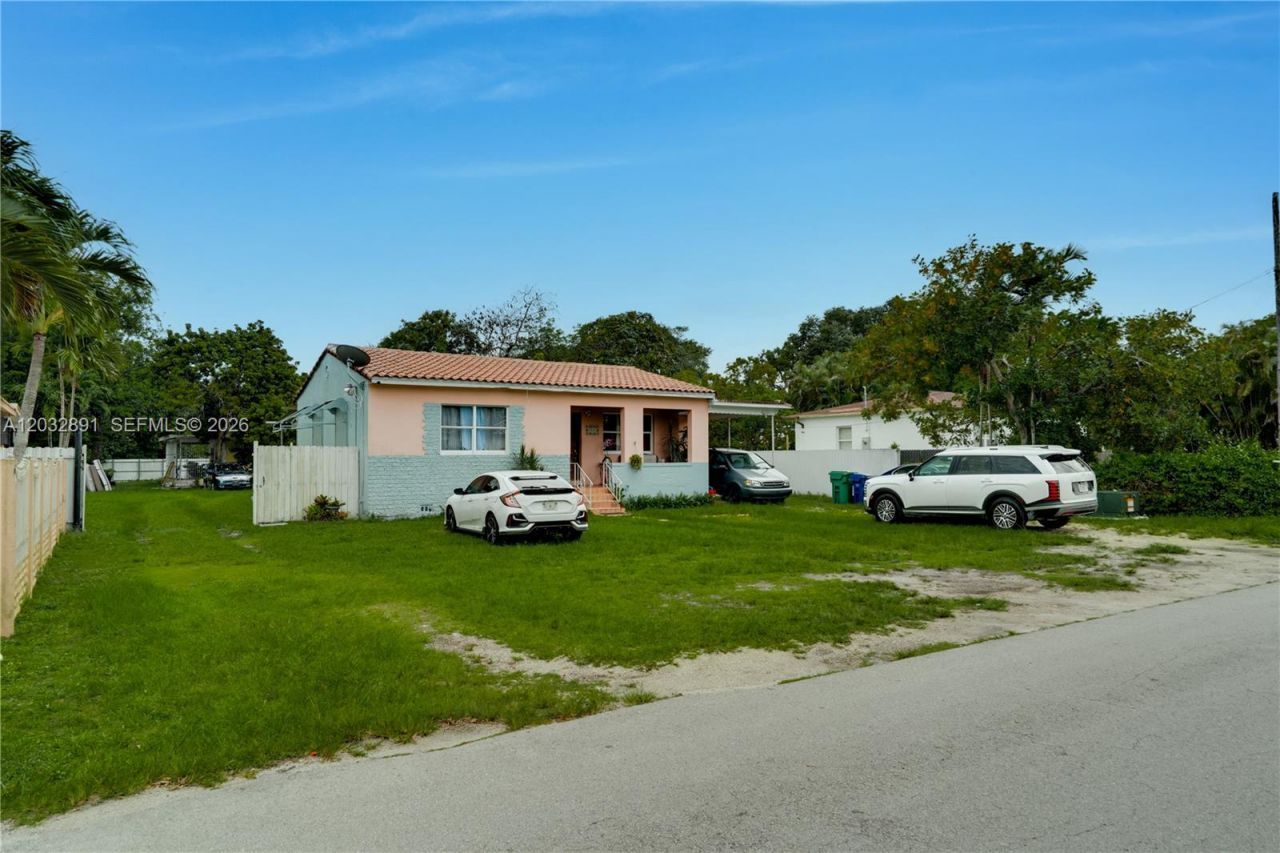 5860 SW 19th St , Miami, FL 33155 Photo