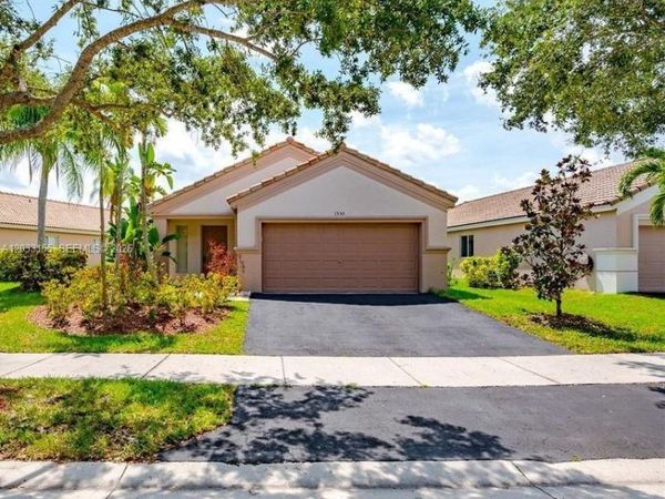 1530 Canary Island Dr, Weston, FL 33327
