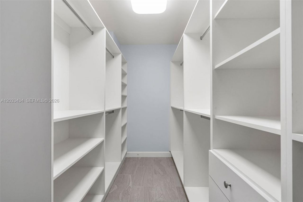 1000 Quayside Ter , Unit 1604, Miami, FL 33138 Photo