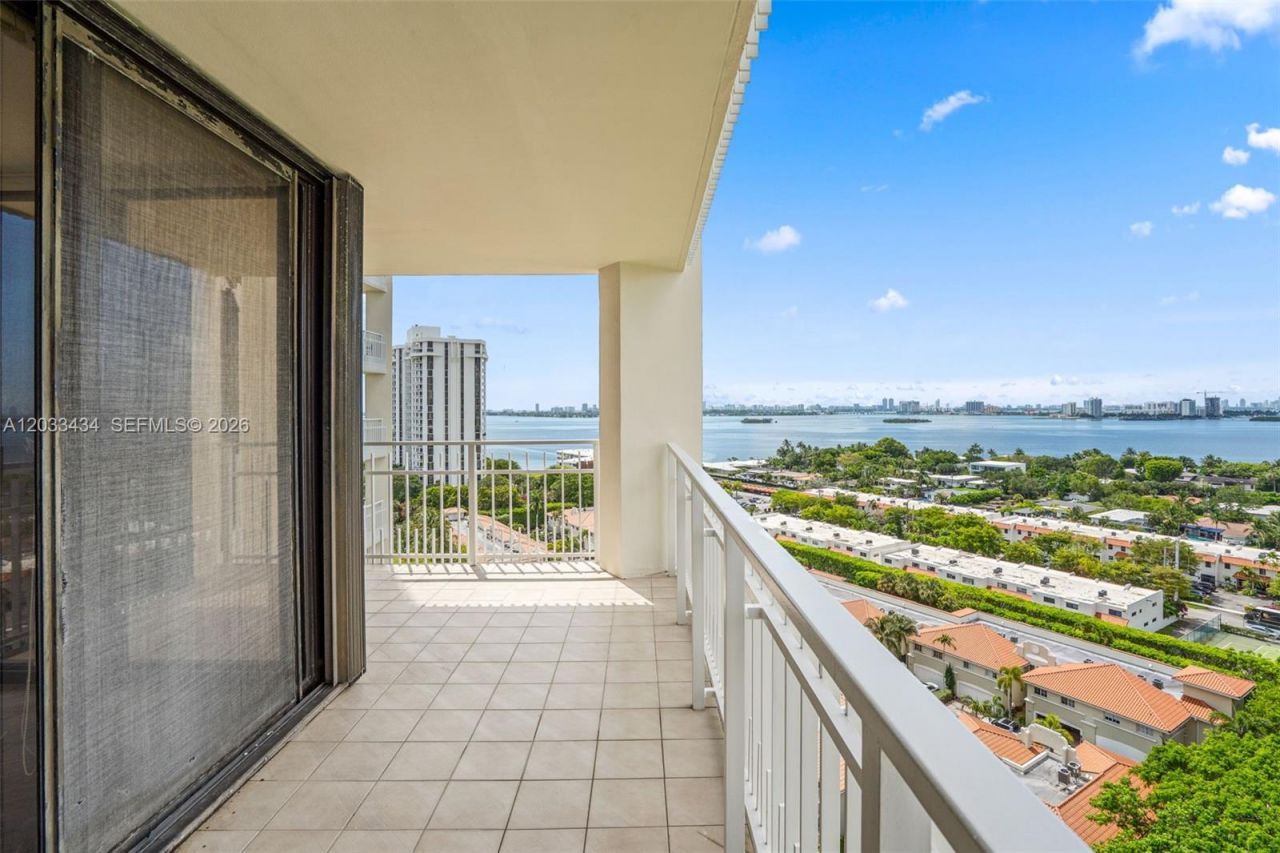 1000 Quayside Ter , Unit 1604, Miami, FL 33138 Photo