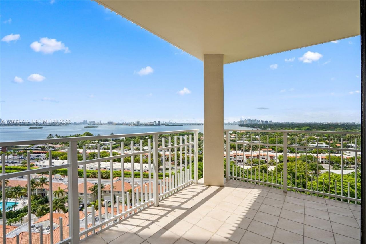 1000 Quayside Ter , Unit 1604, Miami, FL 33138 Photo