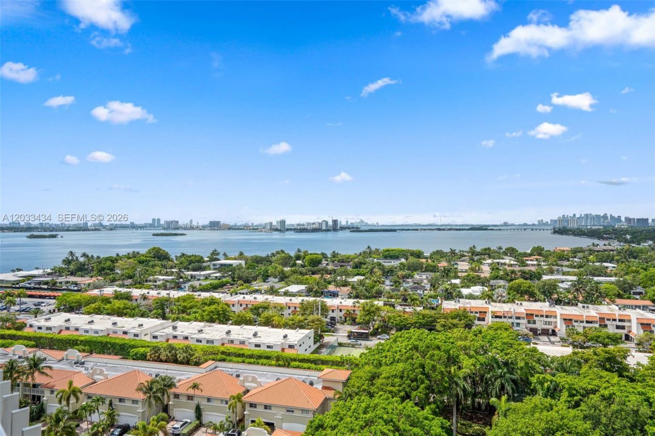 1000 Quayside Ter , Unit 1604, Miami, FL 33138 Photo
