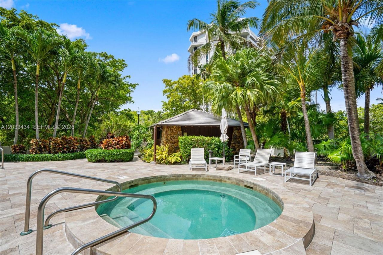 1000 Quayside Ter , Unit 1604, Miami, FL 33138 Photo