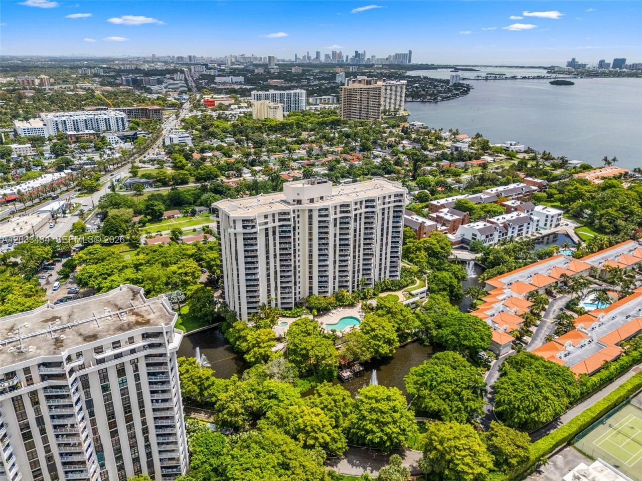 1000 Quayside Ter , Unit 1604, Miami, FL 33138 Photo