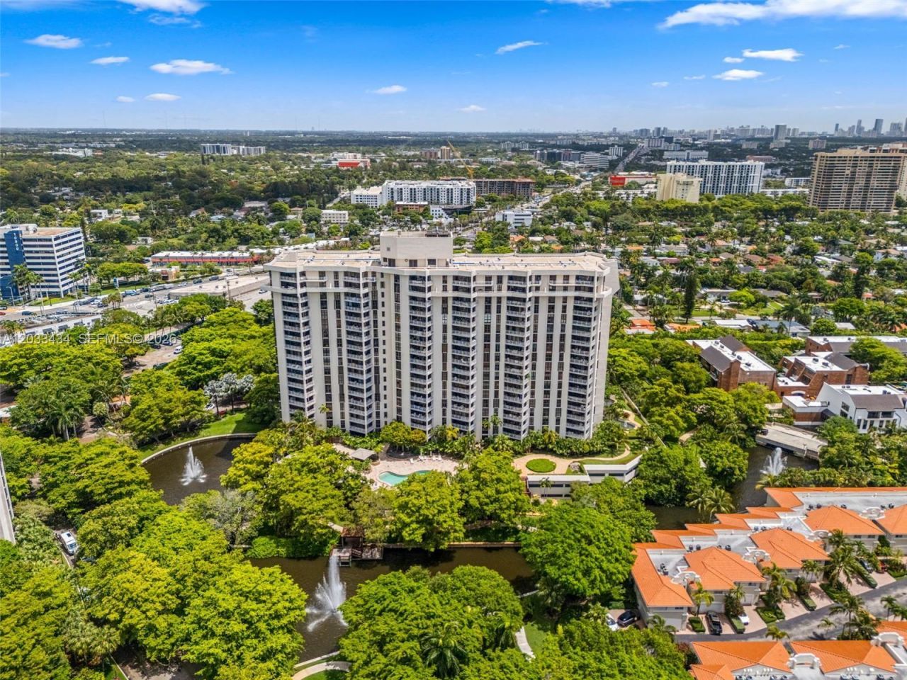 1000 Quayside Ter , Unit 1604, Miami, FL 33138 Photo