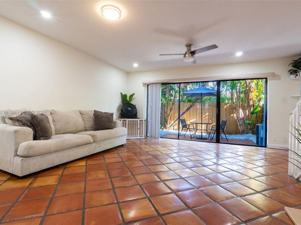 3014 NE 21st Ter, Fort Lauderdale, FL 33306