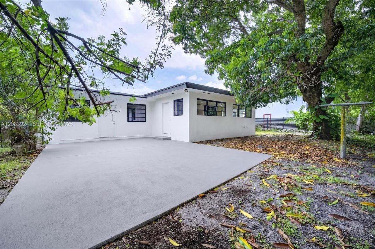 1170 NW 87th St, Miami, FL 33150 Photo
