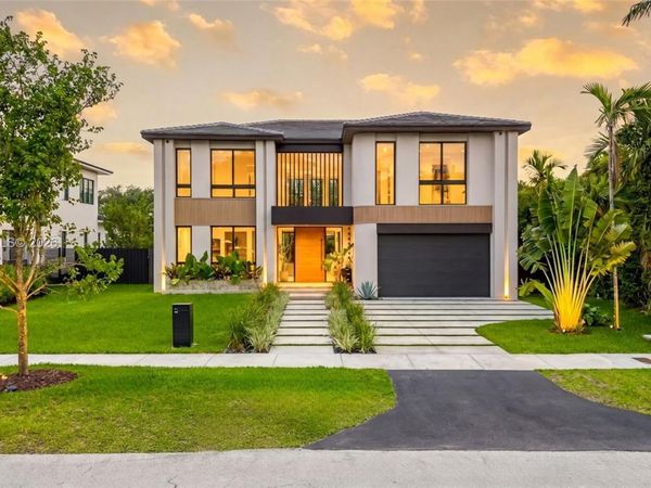 5854 SW 30th St , Miami, FL 33155