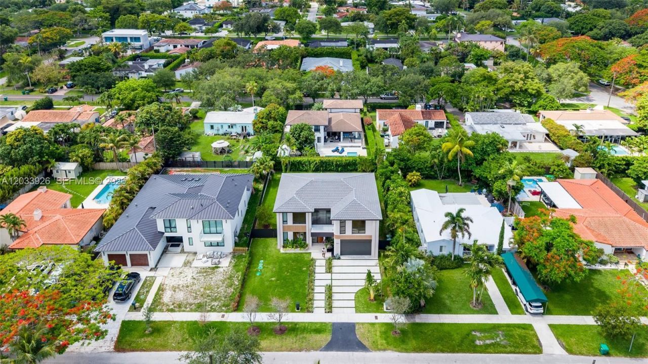 5854 SW 30th St , Miami, FL 33155 Photo