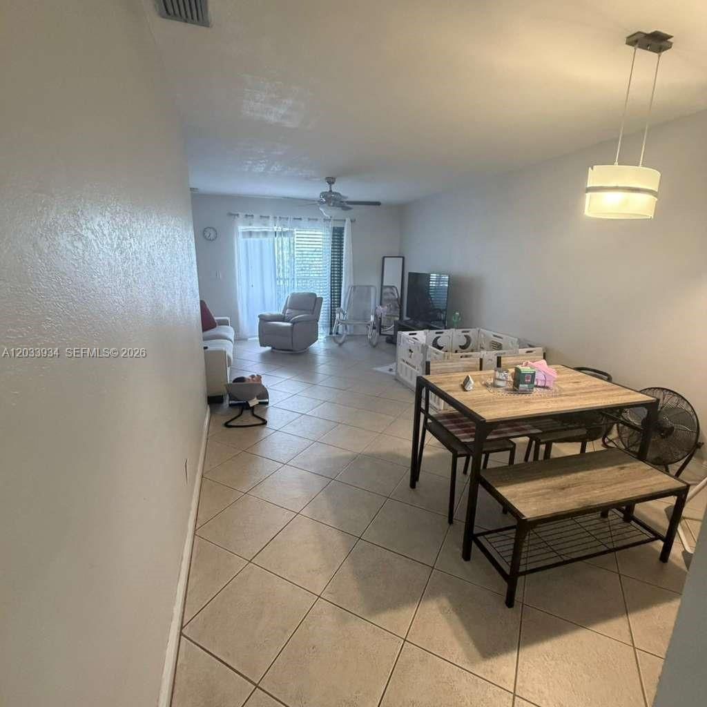 940 NW 104th Ave , Unit 203, Pembroke Pines, FL 33026 Photo