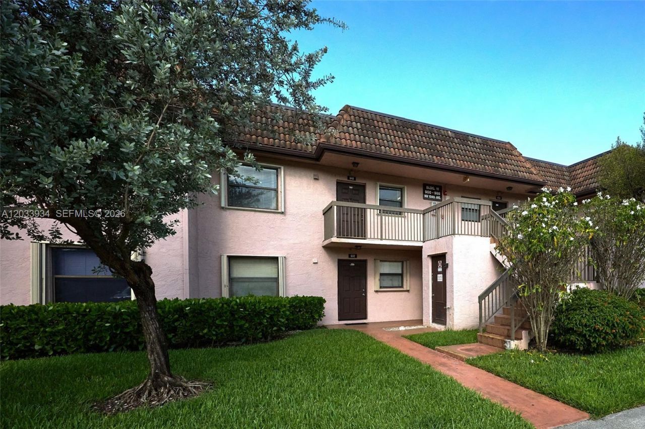 940 NW 104th Ave , Unit 203, Pembroke Pines, FL 33026 Photo