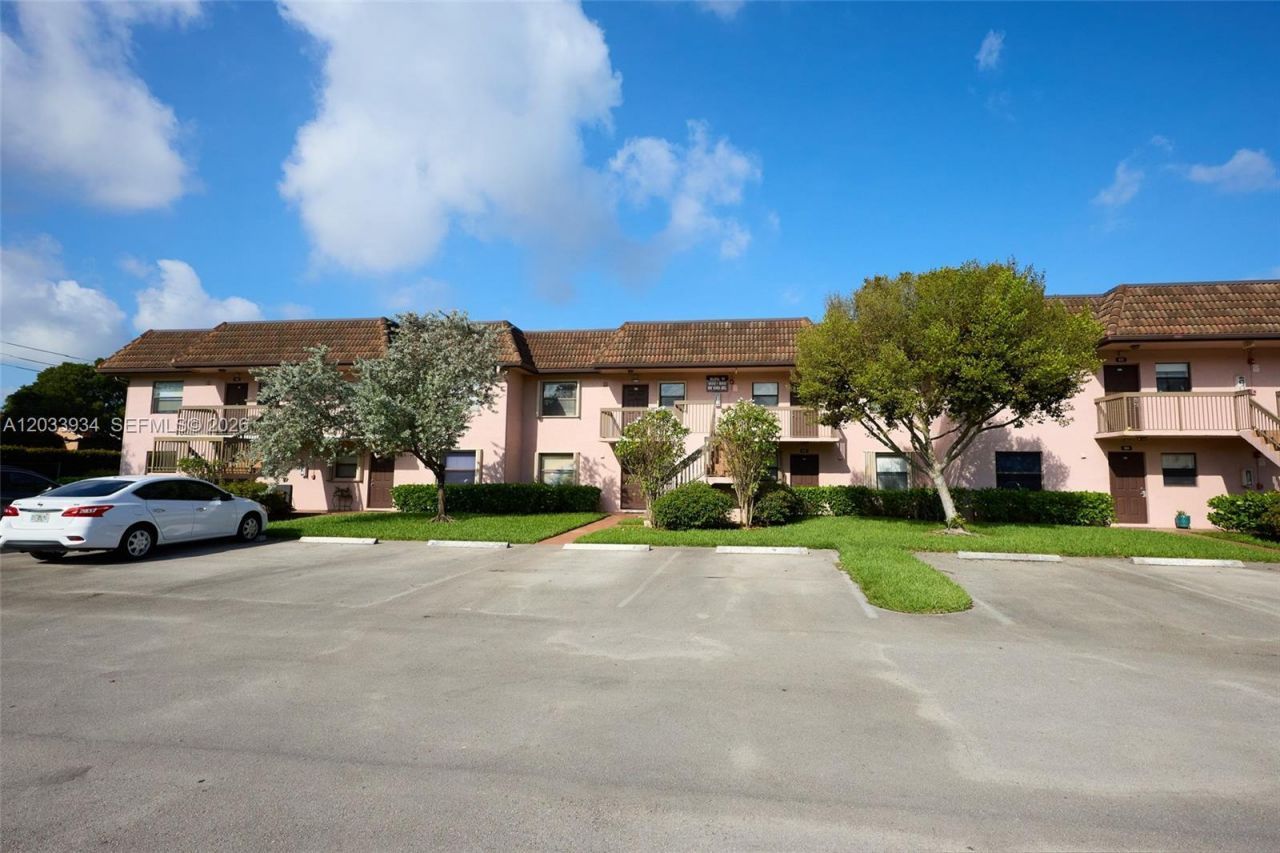 940 NW 104th Ave , Unit 203, Pembroke Pines, FL 33026 Photo