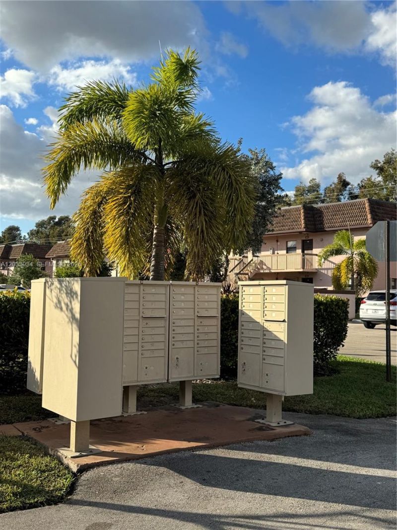 940 NW 104th Ave , Unit 203, Pembroke Pines, FL 33026 Photo