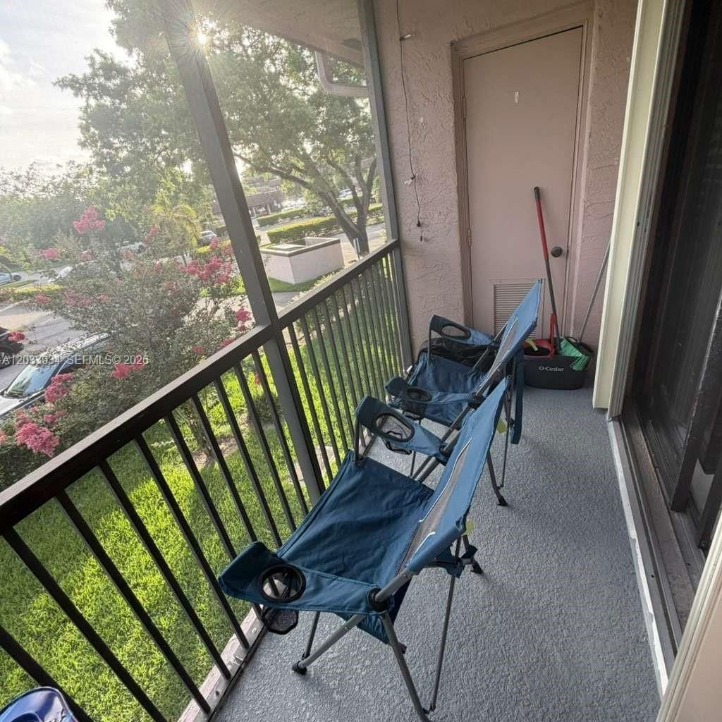 940 NW 104th Ave , Unit 203, Pembroke Pines, FL 33026 Photo
