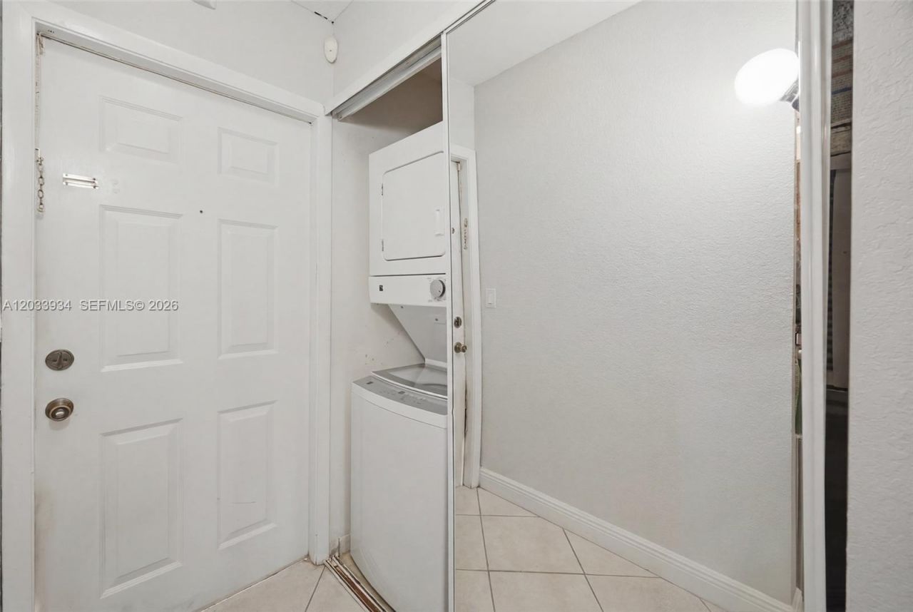 940 NW 104th Ave , Unit 203, Pembroke Pines, FL 33026 Photo